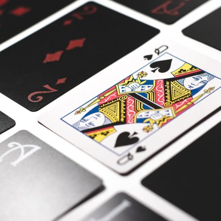 Regler för blackjack live på nätet: Så här vet du när det är en bra idé att dubbla eller dela dina kort